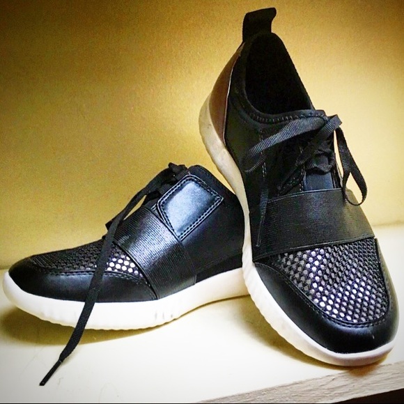 torrid Shoes - Torrid Black & Pink Metallic Sneakers 7.5 Wide